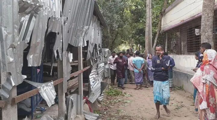 ফরিদপুরে ঈদের নামাজ শেষে দুই দল গ্রামবাসীর সংঘর্ষ, আহত ১০